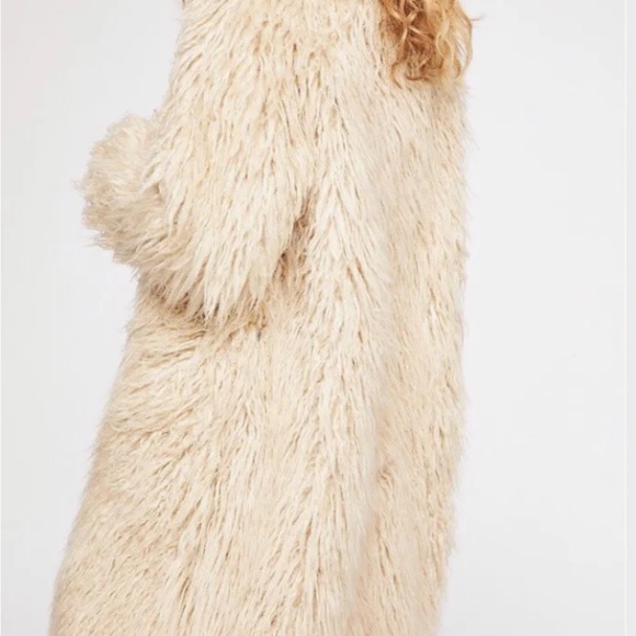 FREE PEOPLE FAUX FUR COAT - Picture 2 of 4